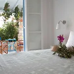 Flora & Agelos Studios Apartment