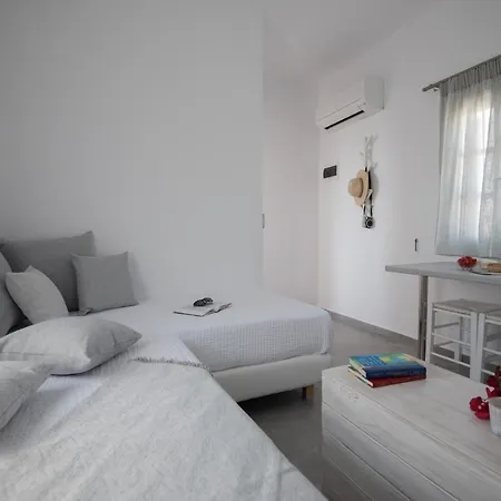 Flora & Agelos Χρυσή Ακτή