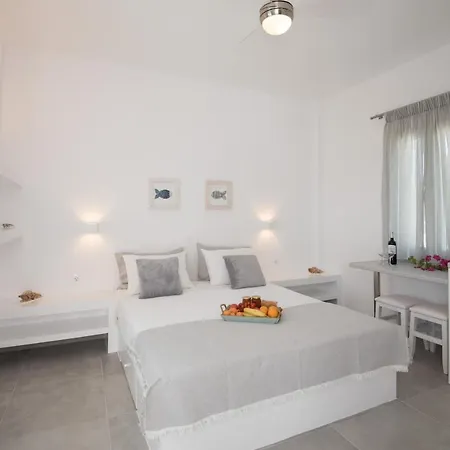 Flora & Agelos Studios * Chrisi Akti (Paros)