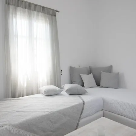 Flora & Agelos Studios Apartment *