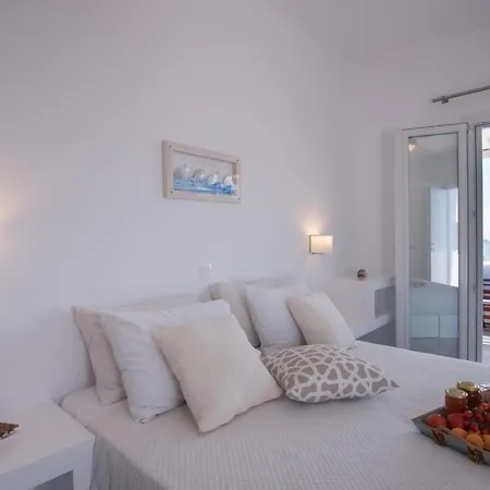 Flora & Agelos Studios * Chrisi Akti (Paros)