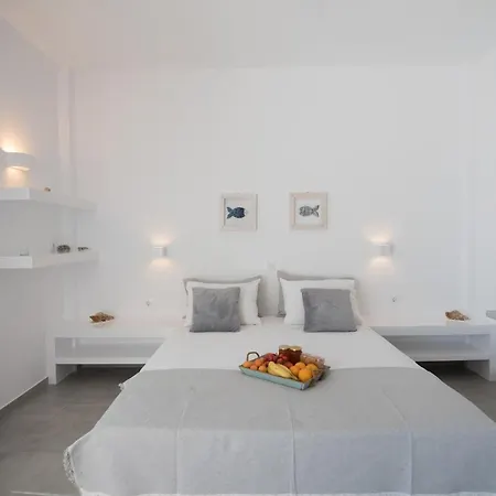 Flora & Agelos Lejlighed