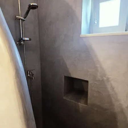 Daire Flora & Agelos Chrisi Akti (Paros)