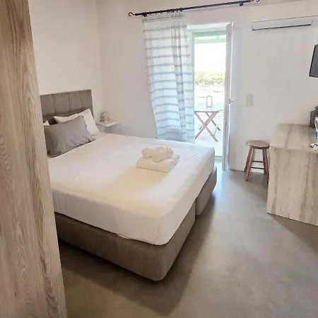 Flora & Agelos Studios Apartment *